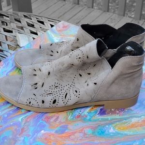 New Coolway booties. No box or tags.